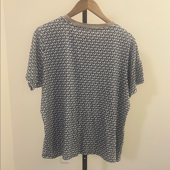 Michael Kors Black and White Women's Top with Gold Collar, Plus 2X - Picture 4 of 7